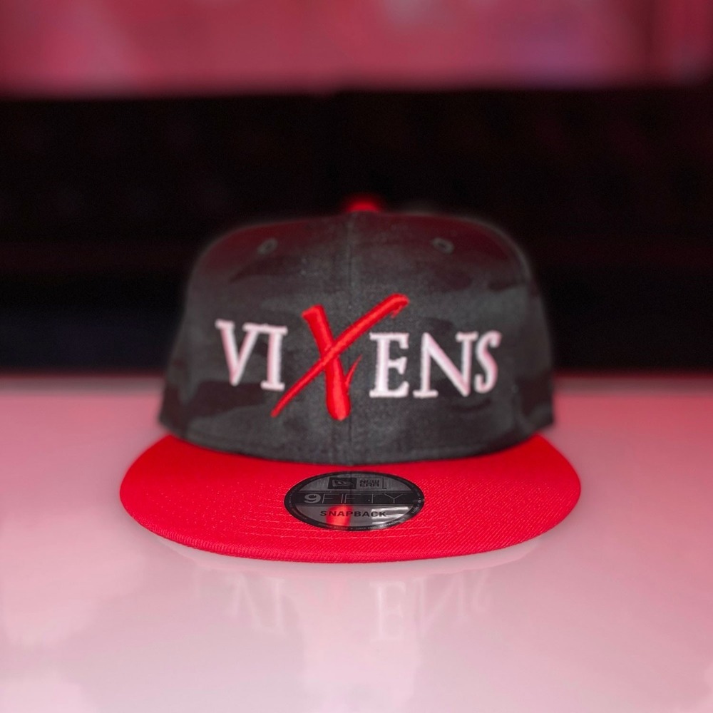 Flexfit Vixens Cabaret S. Florida Bachelor's Club Black Fitted Hat L/XL Logo Cap